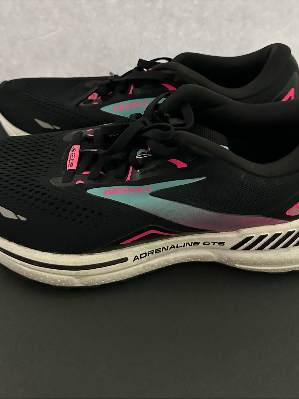 Brooks Adrenaline GTS 23 GTX Gore-Tex Gorpcore Running Shoes Womens 9.5